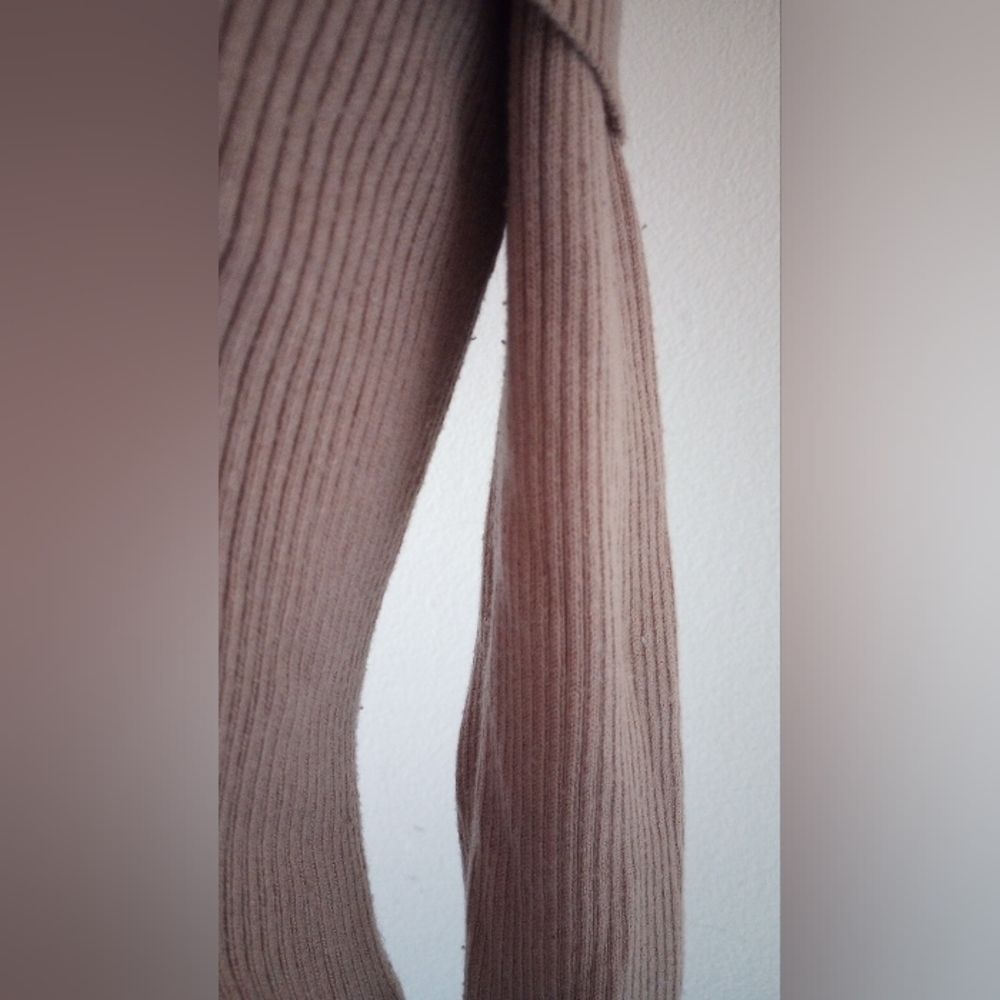 Off-Shoulder Ribbed Sweater Dusty Pink Small - Picture 3 of 6